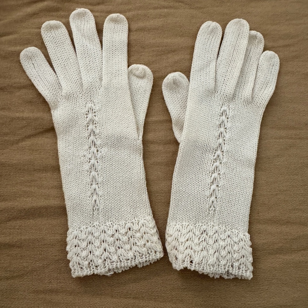 Vintage White Knit Gloves Cable Cuff XS/S